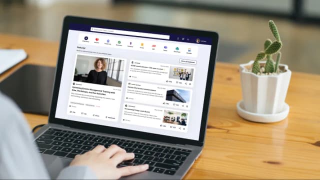 Choosing the Best Internal Communication Tools for a More Connected, Engaged Workplace