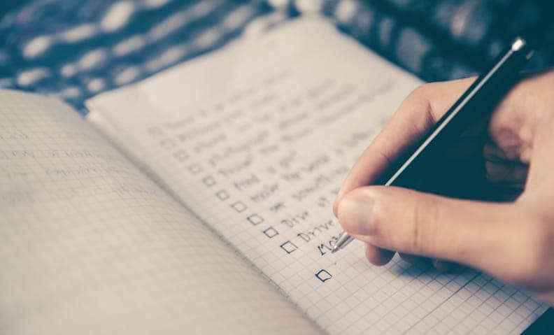 Your internal communications strategy template in 5 easy steps
