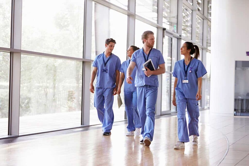 4 deskless workers in a hospital